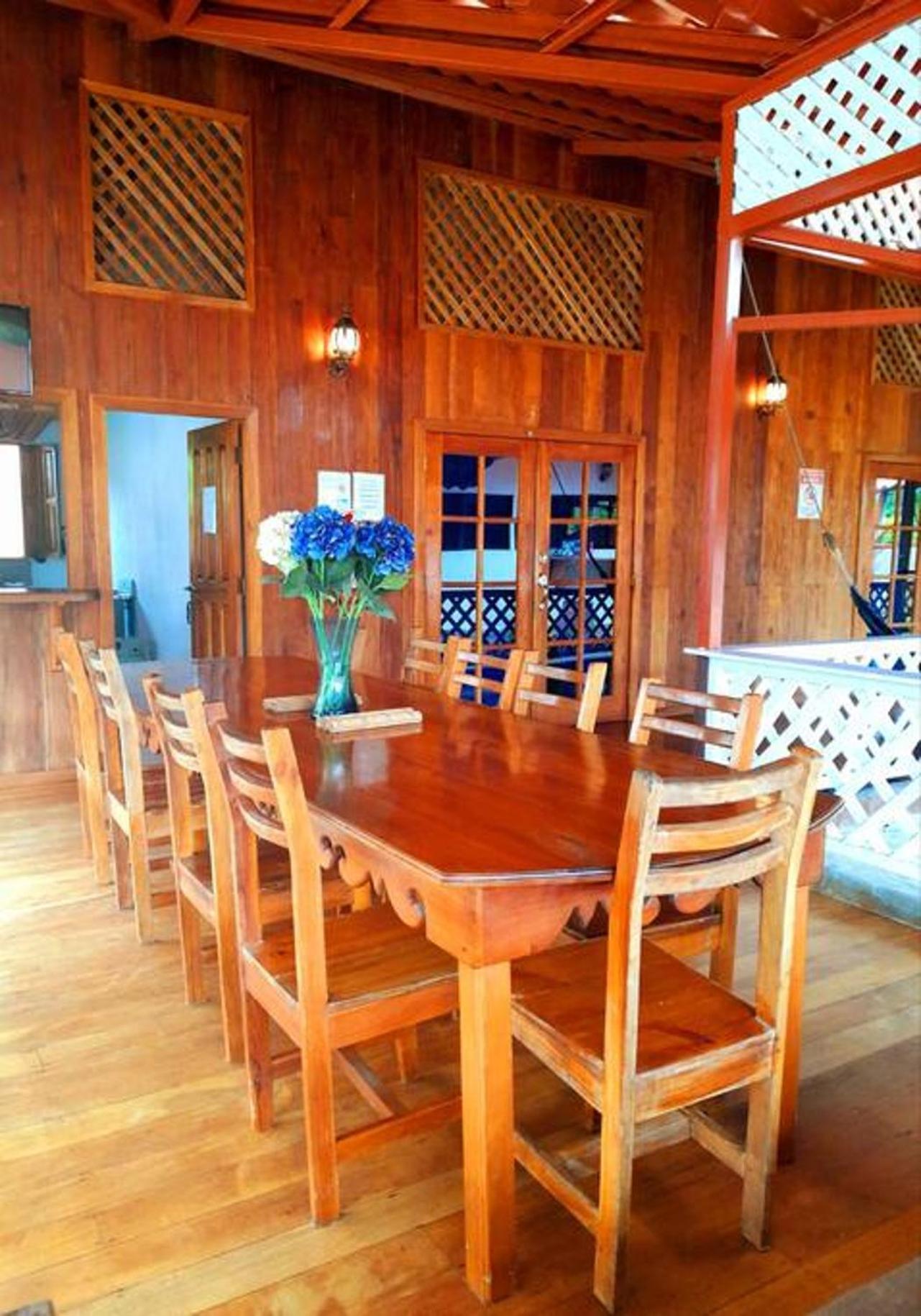 Poolside Beach House At Pangea Lodge Manzanillo (Limon) Exterior foto