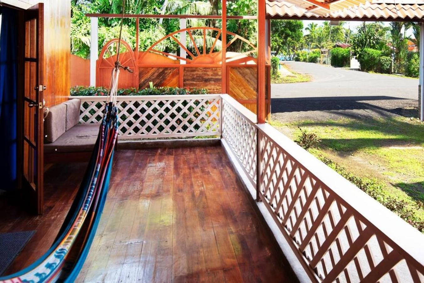 Poolside Beach House At Pangea Lodge Manzanillo (Limon) Exterior foto