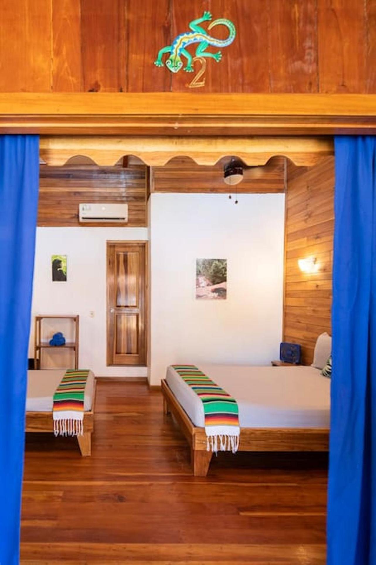 Poolside Beach House At Pangea Lodge Manzanillo (Limon) Exterior foto
