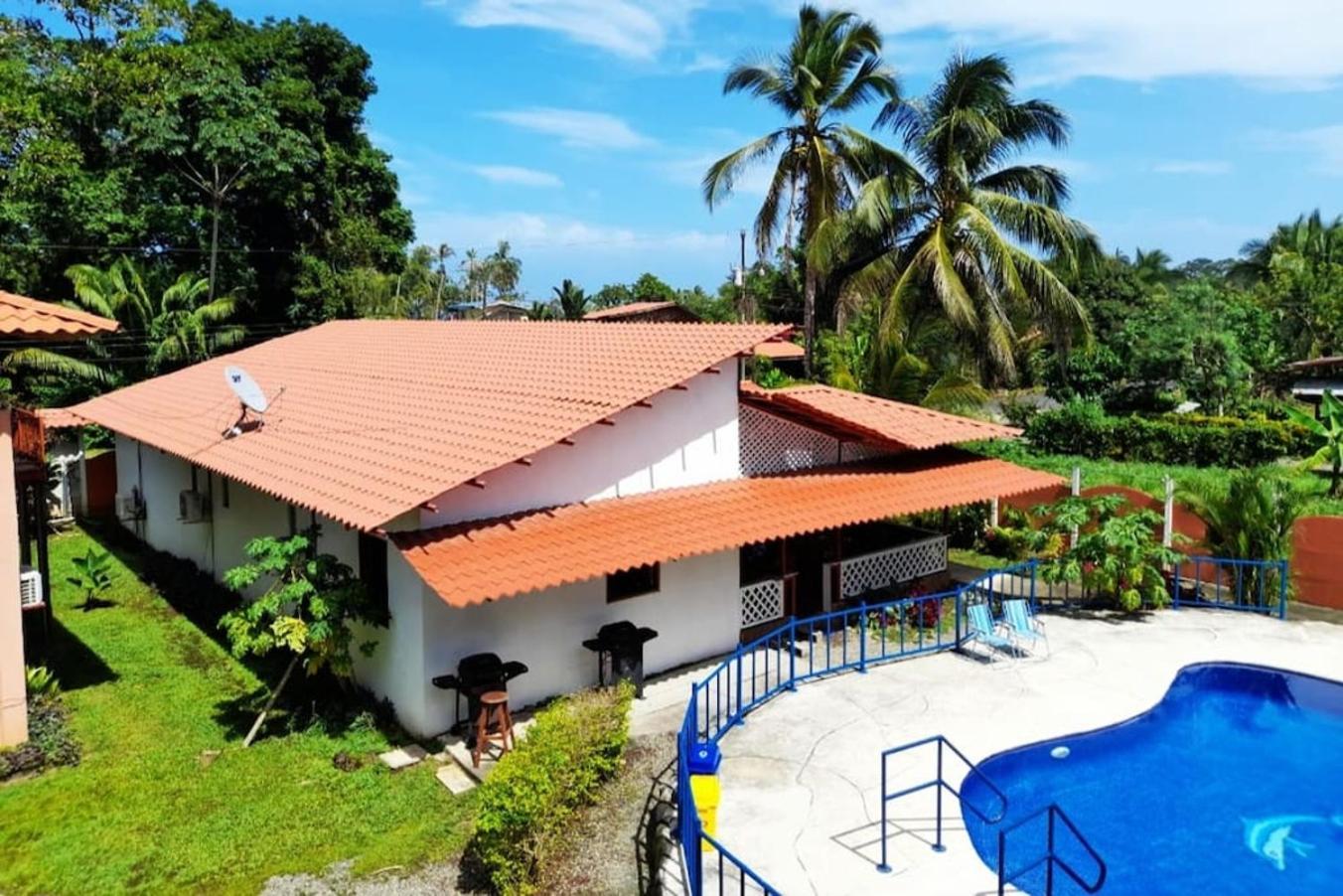 Poolside Beach House At Pangea Lodge Manzanillo (Limon) Exterior foto