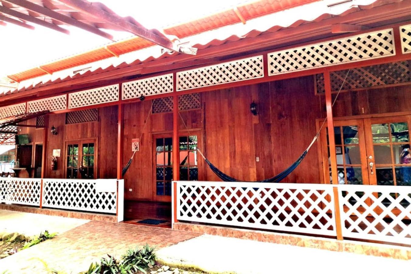 Poolside Beach House At Pangea Lodge Manzanillo (Limon) Exterior foto