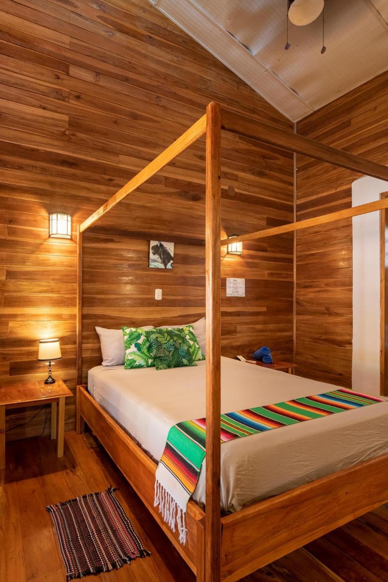 Poolside Beach House At Pangea Lodge Manzanillo (Limon) Exterior foto